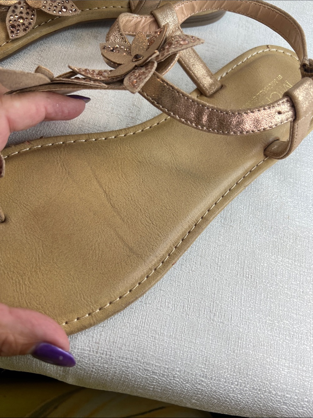 MICHAEL by Michael Shannon. Bronze floral sandal. - Picture 4 of 5
